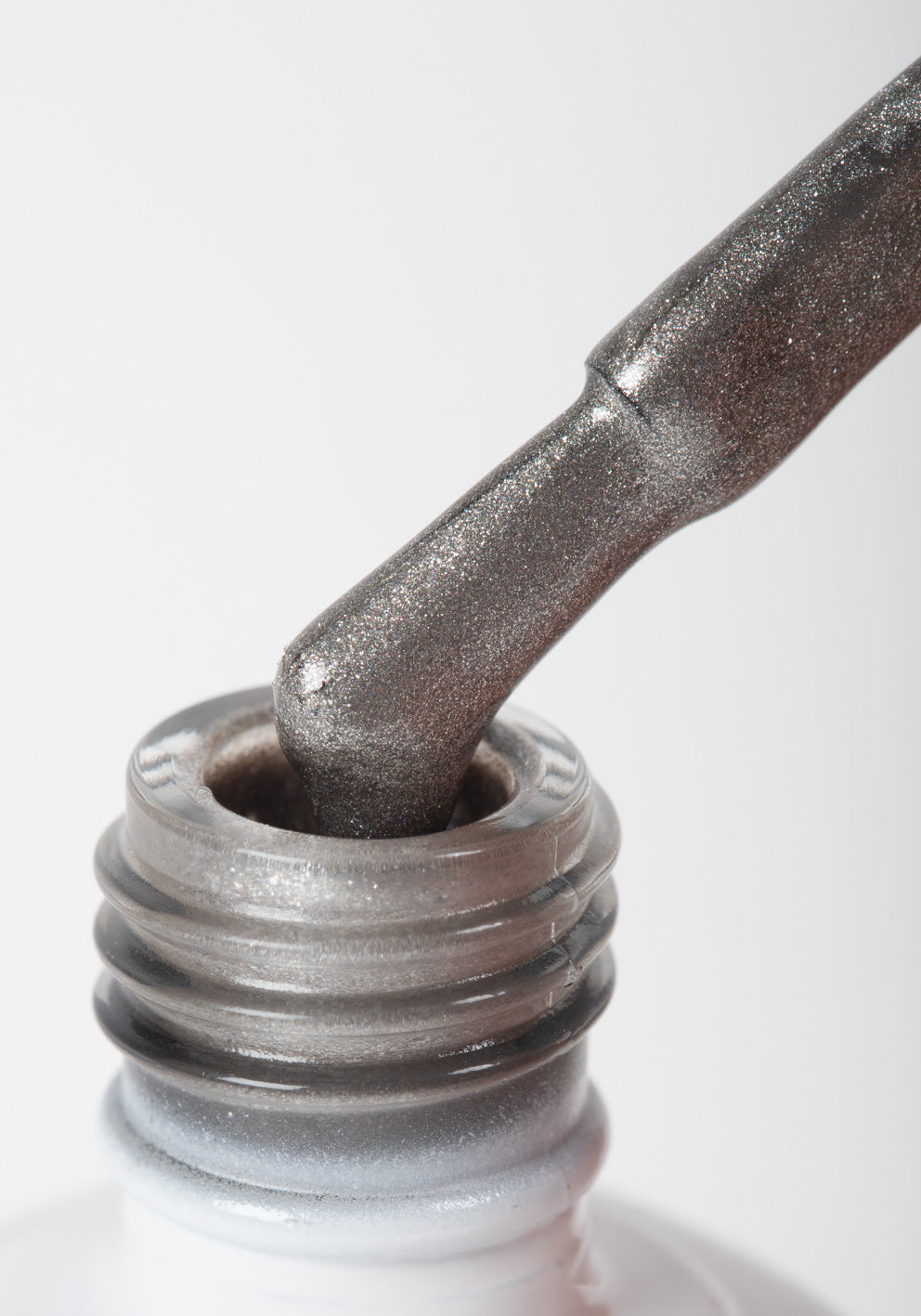 Uñas Cat Eye 11. Semipermanente gris efecto ojo de gato