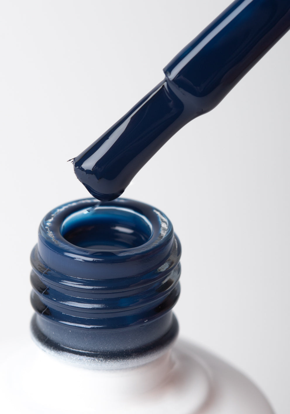 Esmalte semipermanente azul marino 14 ml – B020