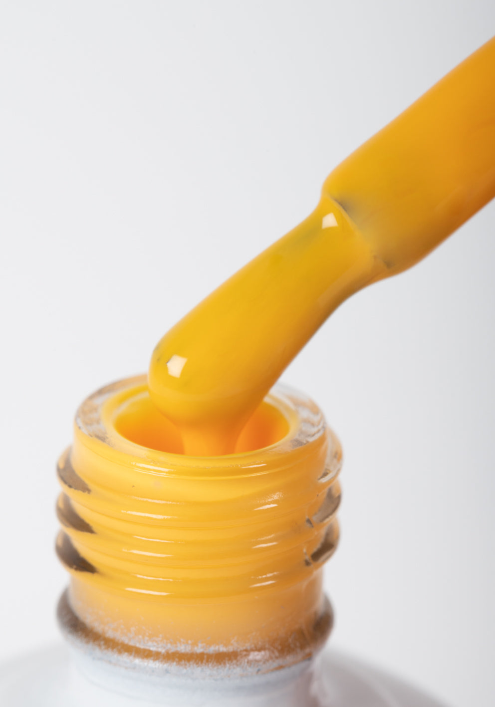 Esmalte semipermanente luminiscente mostaza 14 ml - GG06