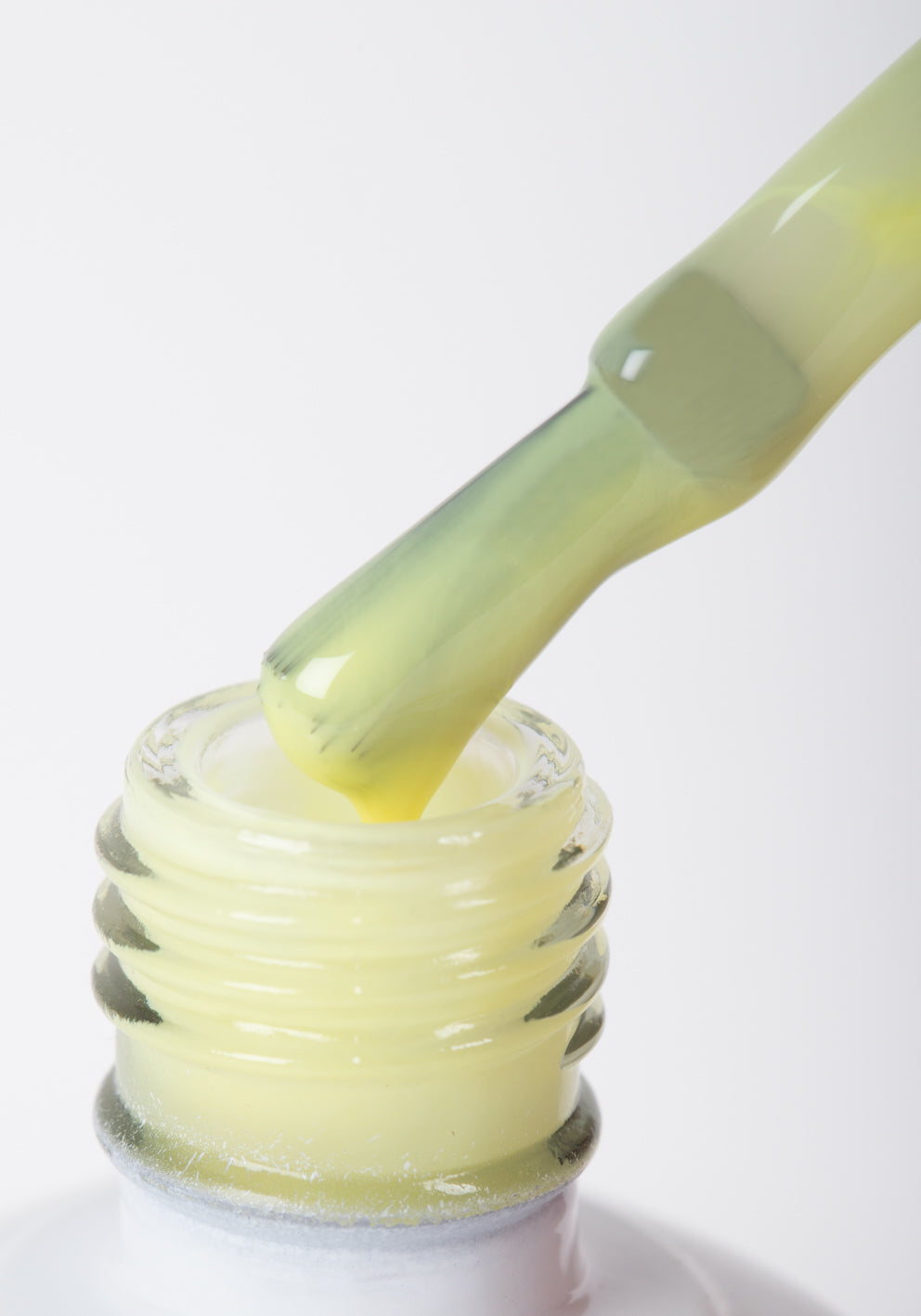 Esmalte semipermanente luminiscente verde lima 14 ml - GG13