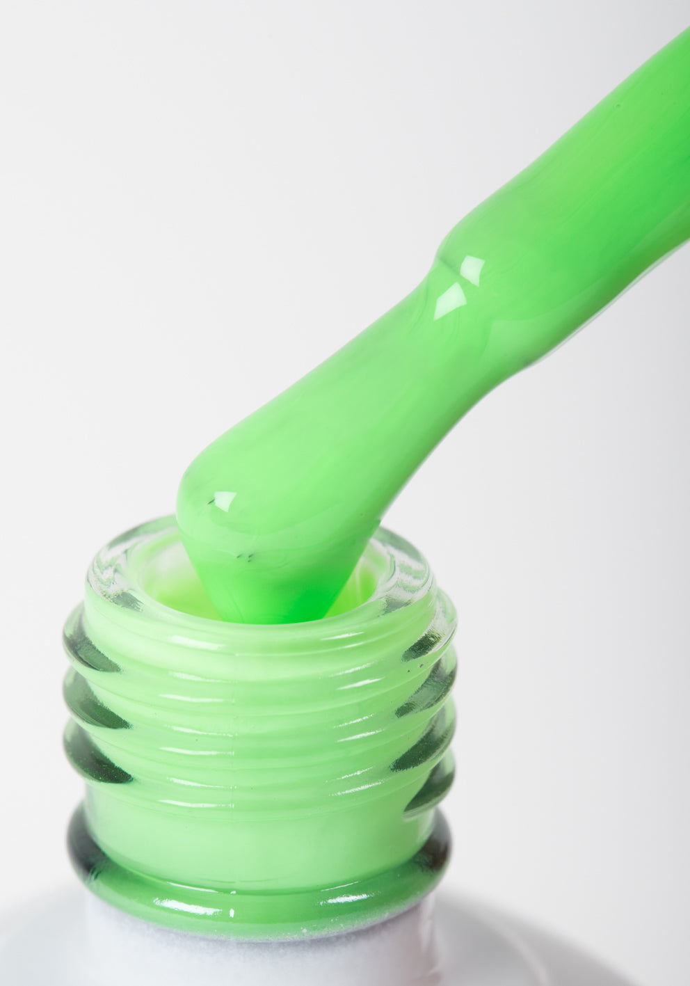 Esmalte semipermanente luminiscente verde flúor 14 ml - GG11