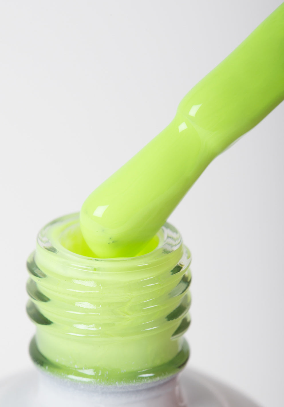 Esmalte semipermanente luminiscente verde flúor 14 ml - GG12