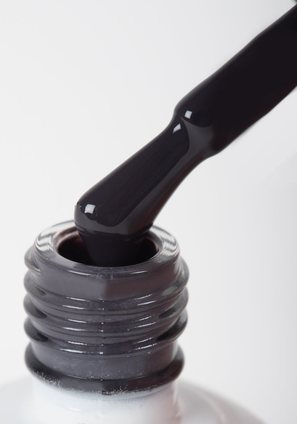 Esmalte semipermanente negro 14 ml – W006