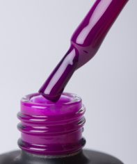 Esmalte semipermanente morado 10 ml – L002